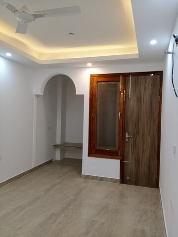 Building Lobby in 4 BHK Builder Floor at Vasant Kunj – for Rent