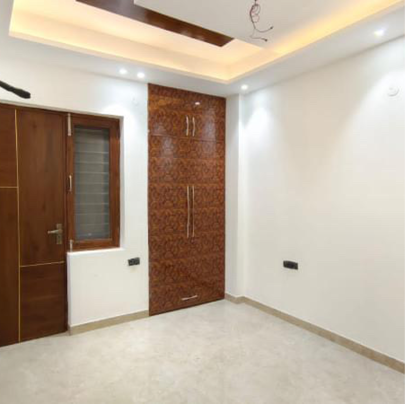 3.5 BHK + Servant Room Apartment For Rent in RPS Savana