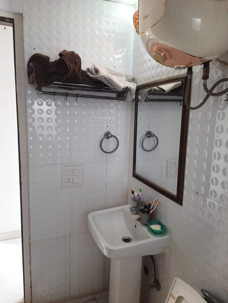 Team Area, gulshan-botnia 3 Bedroom 1475 Sq.Ft. Apartment In Sector 144 Noida 8944486