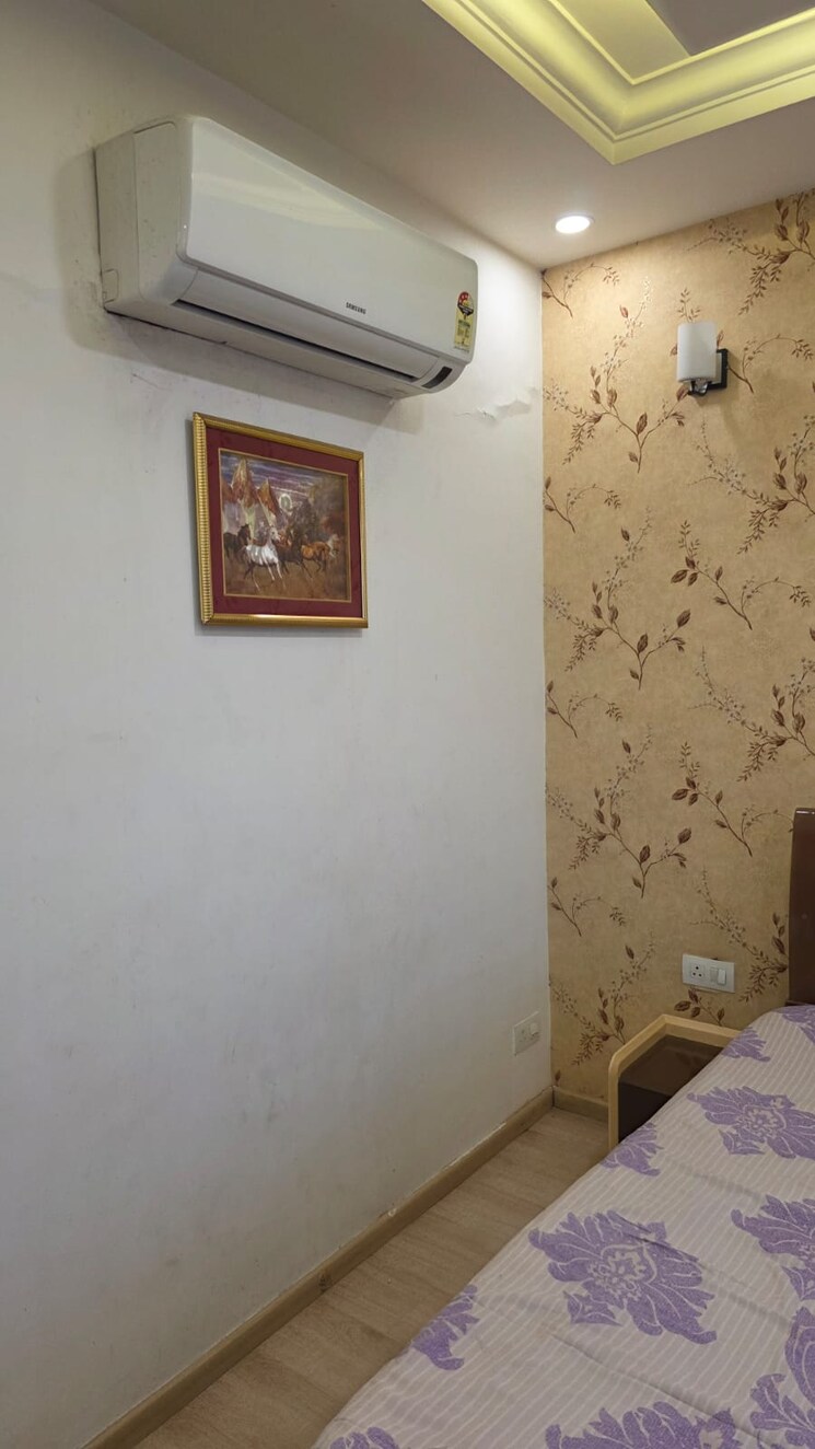 Room, gomti nagar 3 Bedroom 2000 Sq.Ft. Apartment In Gomti Nagar Lucknow 8944500