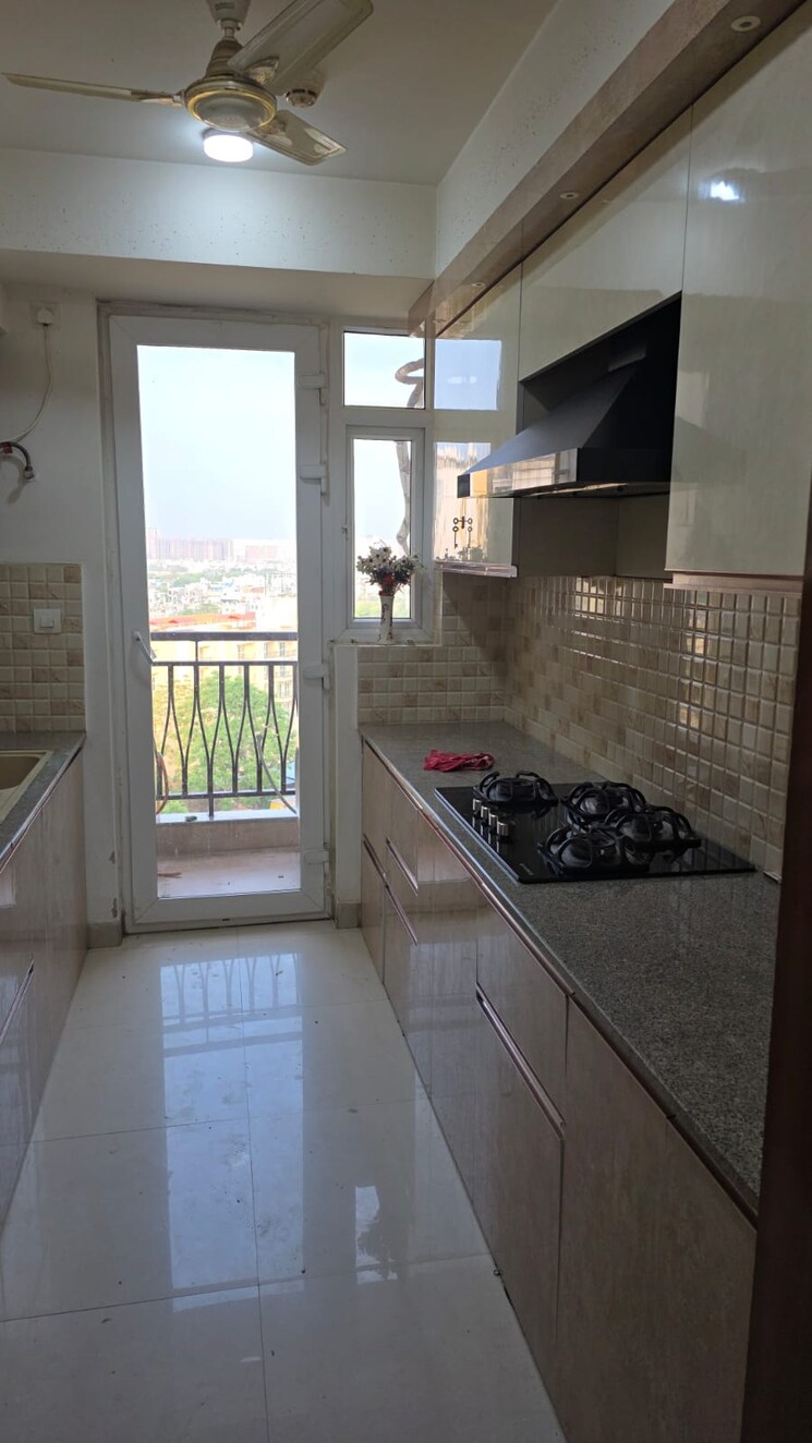 Kitchen, gomti nagar 3 Bedroom 2000 Sq.Ft. Apartment In Gomti Nagar Lucknow 8944500