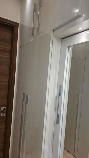 Building Lobby in 3 BHK Apartment at Gomti Nagar – for Rent