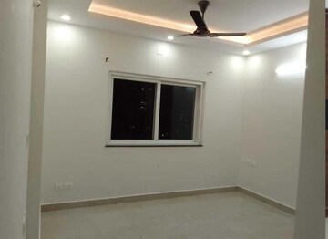Room in 3 BHK Apartment at Prestige Waterford, Whitefield – for Rent