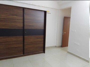 Room in 3 BHK Apartment at Prestige Waterford, Whitefield – for Rent