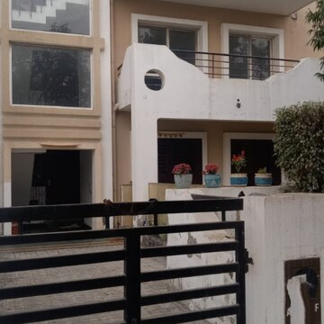 3 BHK Builder Floor – Exterior View View at Sector 75 - for Rent