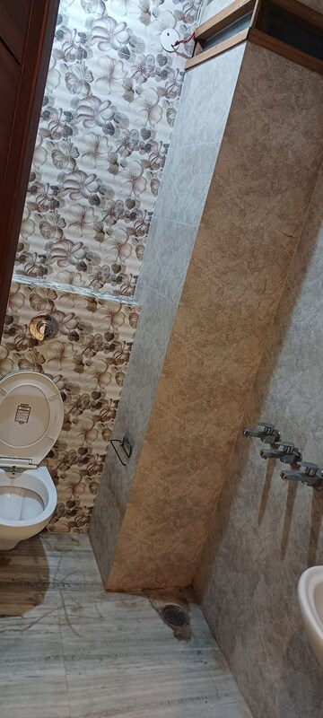 Attached Bathroom in 2 BHK Builder Floor at Aerocity – for Rent