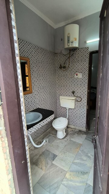 Bathroom in 2 BHK Builder Floor at Subhash Nagar – for Rent