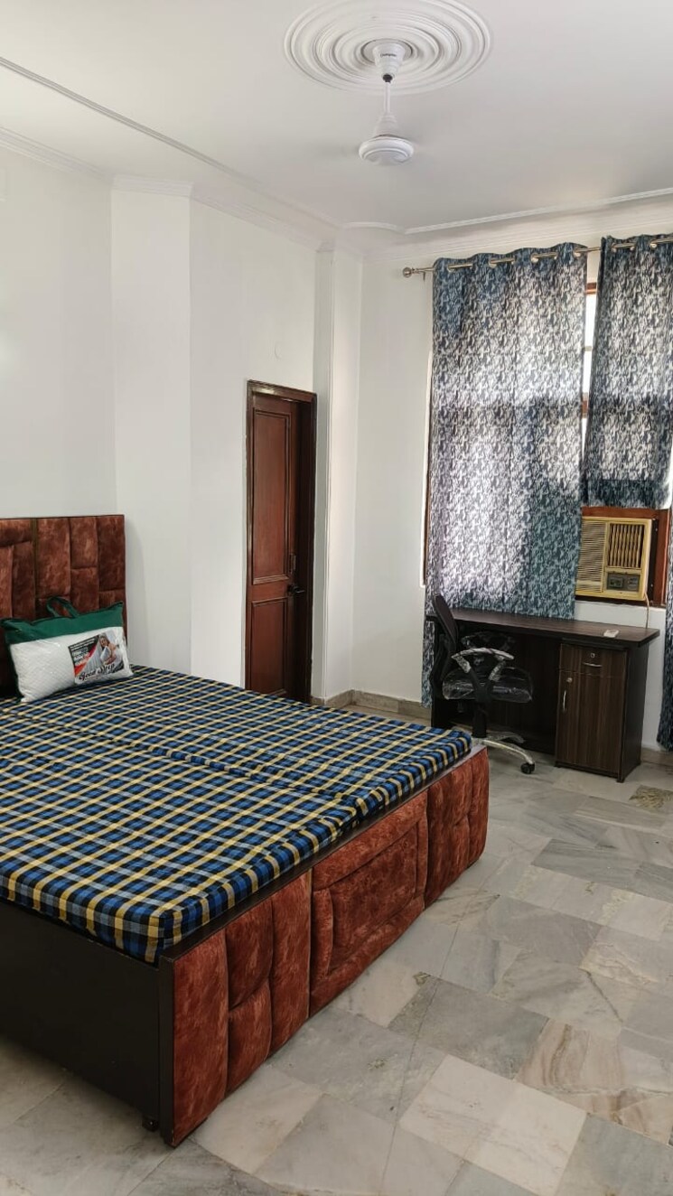 Bedroom, subhash nagar 2 Bedroom 100 Sq.Yd. Builder Floor In Subhash Nagar Delhi 8944533