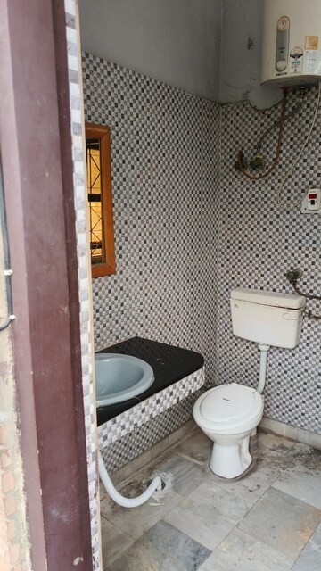 Bathroom in 2 BHK Builder Floor at Subhash Nagar – for Rent