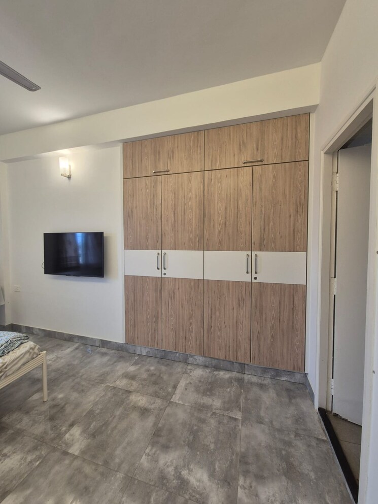 Room, shanthi nagar 3 Bedroom 1800 Sq.Ft. Apartment In Shanthi Nagar Bangalore 8944552