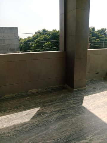 Balcony in 2 BHK Builder Floor at Sector 18 – for Rent