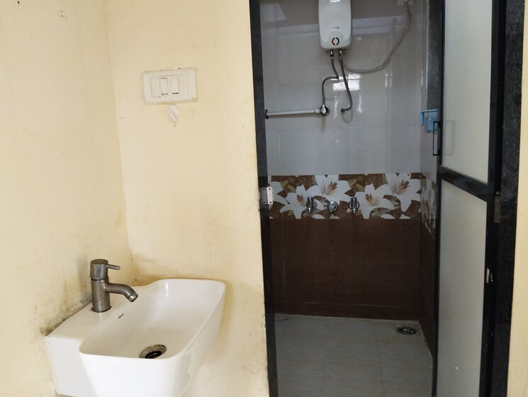 Bathroom, raunak-city-phase-2 1 Bedroom 600 Sq.Ft. Apartment In Kalyan West Thane 8944599