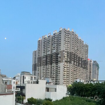2 BHK Apartment – Exterior View View at Landcraft Golflinks Plaza, Pandav Nagar - for Sale