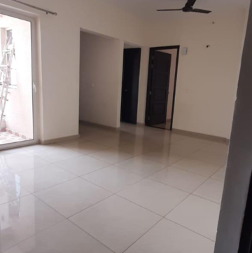 Room in 2 BHK Apartment at Landcraft Golflinks Plaza, Pandav Nagar – for Sale