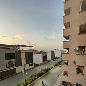 2 BHK Apartment For Sale in Landcraft Golflinks Plaza, Pandav Nagar