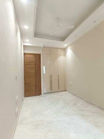 Room in 3 BHK Builder Floor at East Of Kailash – for Rent