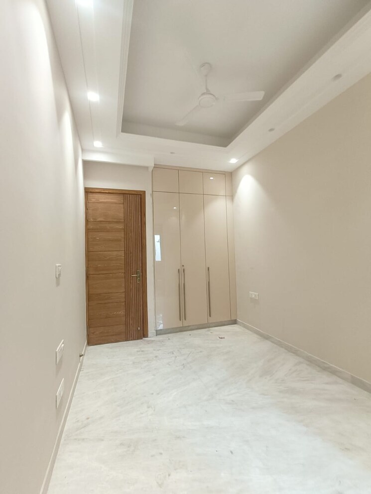 Room, east of kailash 3 Bedroom 1125 Sq.Ft. Builder Floor In East Of Kailash Delhi 8944650