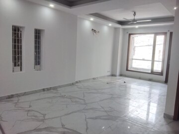 Room in 3 BHK Builder Floor at Saket – for Rent