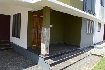Building Lobby in 4 BHK Independent House at Mannarkkad – for Sale