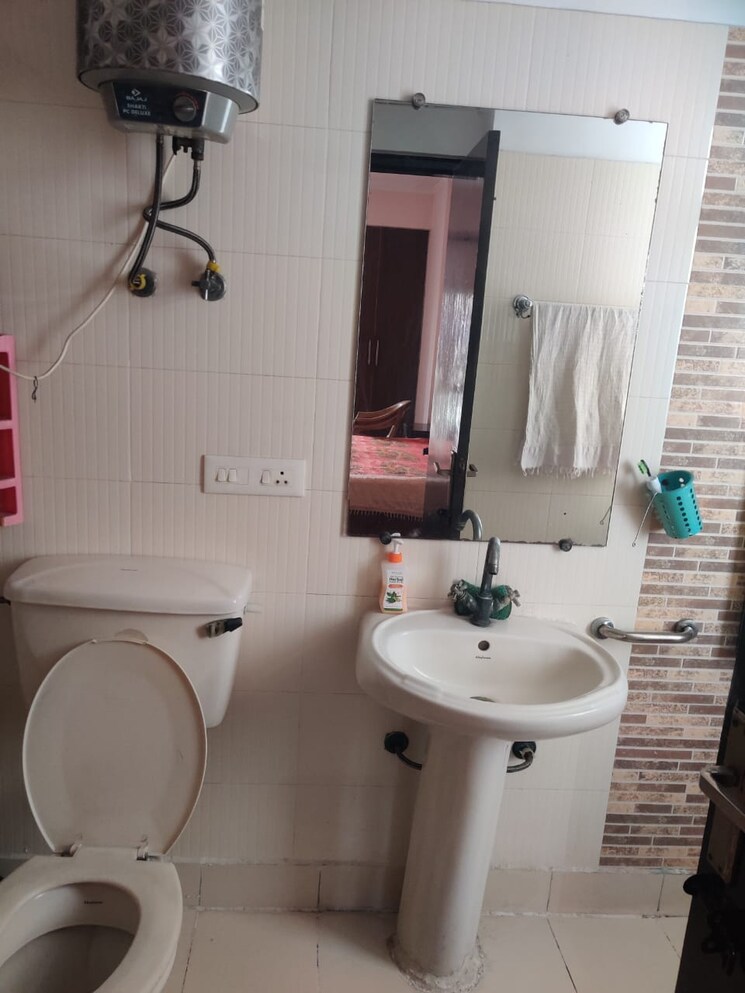 Bathroom, shipra-krishna-vista 2 Bedroom 1150 Sq.Ft. Apartment In Ahinsa Khand 1 Ghaziabad 8944664