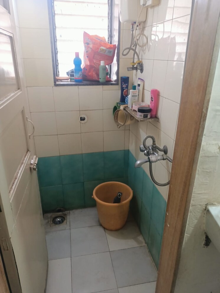 Bathroom, aalap-chs-hindu-colony 1 RK 200 Sq.Ft. Apartment In Dadar East Mumbai 8944674