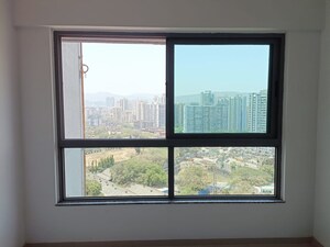 Room in 2 BHK Apartment at Kalpataru Immensa, Kolshet Road – for Sale