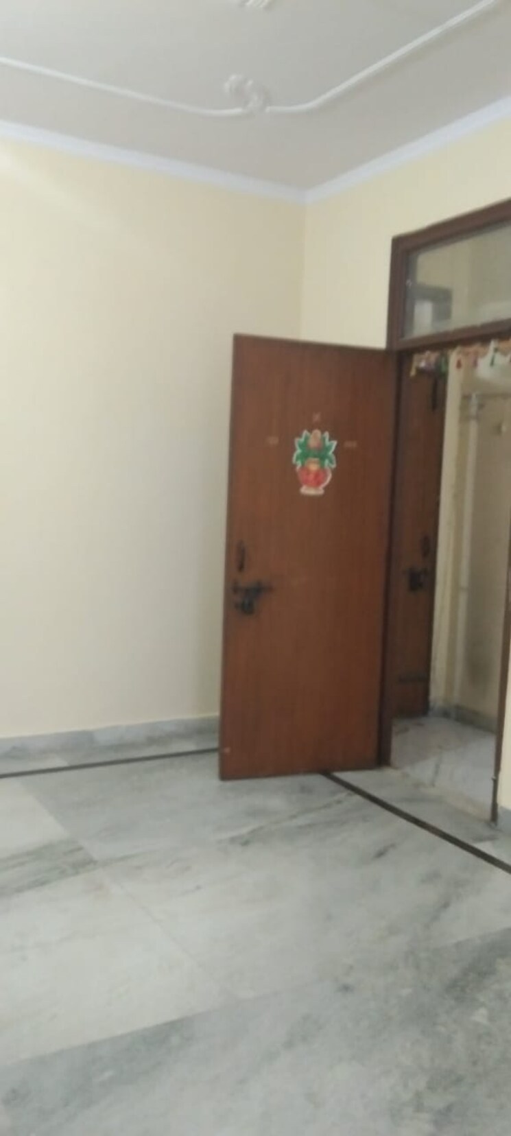 Room, kishangarh 1 Bedroom 550 Sq.Ft. Builder Floor In Kishangarh Delhi 8944743