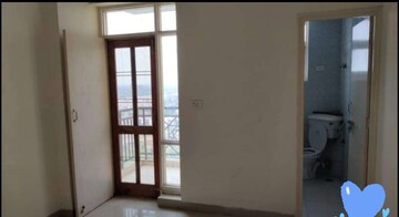 Room in 3 BHK Apartment at Green Power Society, Sector 75 – for Rent
