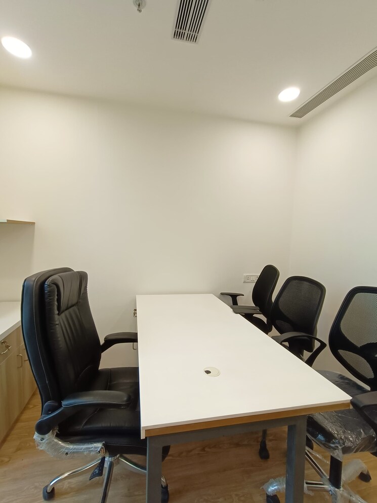 Team Area, mani-casadona Commercial Office Space 900 Sq.Ft. In New Town Kolkata 8944731