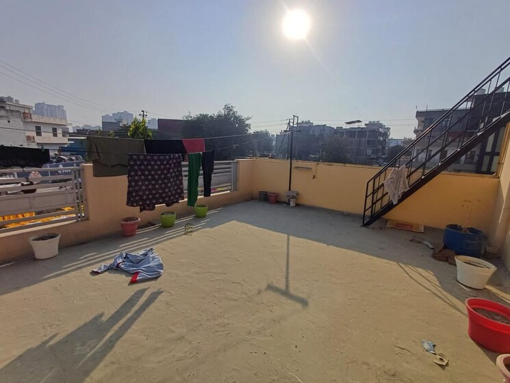 Swimming Pool, rwa-apartments-sector-122 4 Bedroom 250 Sq.Mt. Independent House In Sector 122 Noida 8944756