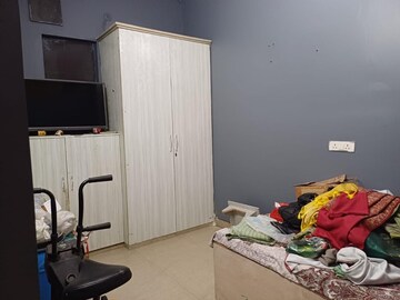 Master Bedroom in 4 BHK Independent House at RWA Apartments Sector 122, Sector 122 – for Sale