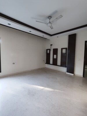 Room in 5 BHK Villa at Uppal Southend, Sector 49 – for Sale