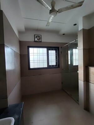 Room in 5 BHK Villa at Uppal Southend, Sector 49 – for Sale