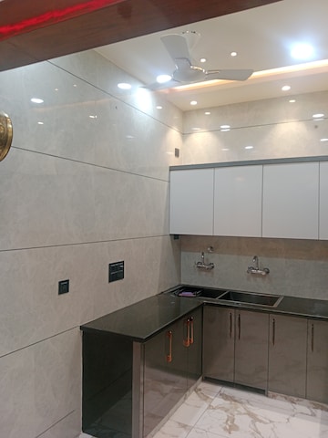 Kitchen in 1.5 BHK Builder Floor at Sector 13 – for Rent