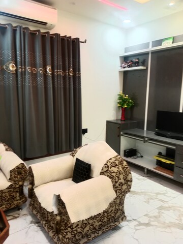 Living Room in 1.5 BHK Builder Floor at Sector 13 – for Rent
