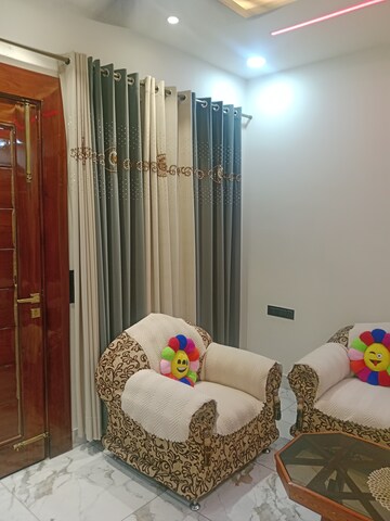 Furnished Amenities in 1.5 BHK Builder Floor at Sector 13 – for Rent