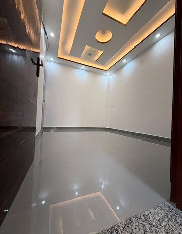 Furnished Amenities in 3 BHK Builder Floor at VP Floors, Sainik Colony – for Sale