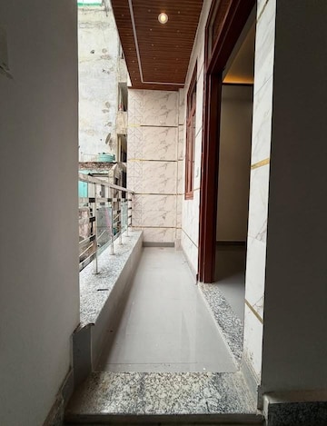 Building Lobby in 3 BHK Builder Floor at VP Floors, Sainik Colony – for Sale