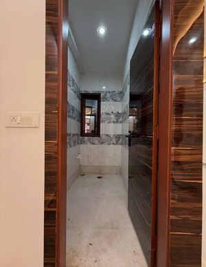 Building Lobby in 3 BHK Builder Floor at VP Floors, Sainik Colony – for Sale