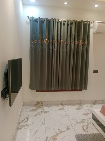 Building Lobby in 1.5 BHK Builder Floor at Sector 13 – for Rent