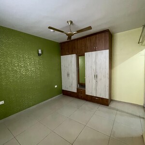 Room in 2 BHK Apartment at Landcraft Golflinks Plaza, Pandav Nagar – for Sale