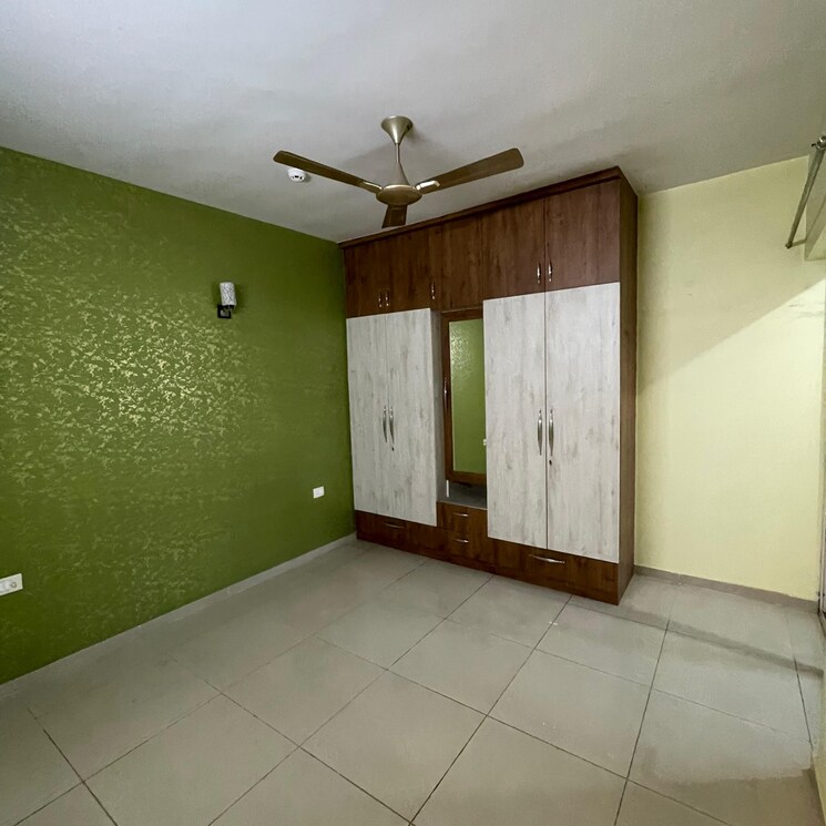 Room, landcraft-golflinks-plaza 2 Bedroom 1135 Sq.Ft. Apartment In Pandav Nagar Ghaziabad 8944772