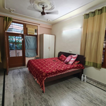 Bedroom in 2.5 BHK Villa at Sector 21 – for Rent
