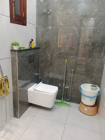 Bathroom in 1.5 BHK Builder Floor at Sector 13 – for Rent