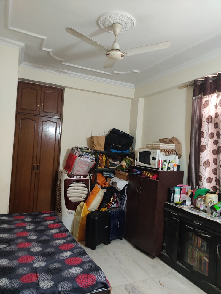 Room, khirki extension 3 Bedroom 100 Sq.Yd. Builder Floor In Khirki Extension Delhi 8944819