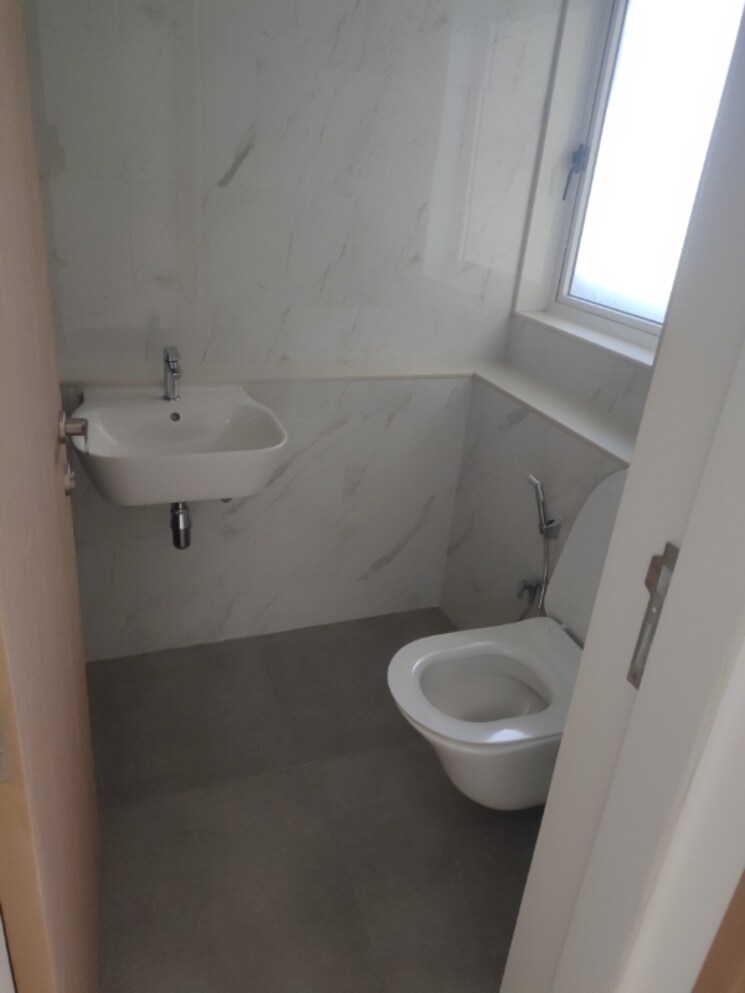 Bathroom, lodha-bella-vita 3.5 Bedroom 1200 Sq.Ft. Apartment In Nibm Road Pune 8944825