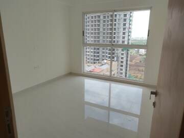 Room in 3.5 BHK Apartment at Lodha Bella Vita, Nibm Road – for Rent