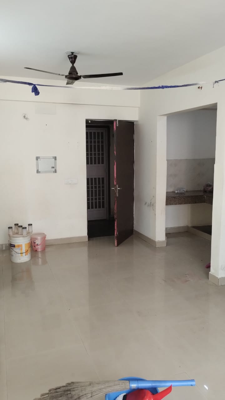 1 BHK + Extra Room Apartment For Sale in Logix Blossom Greens