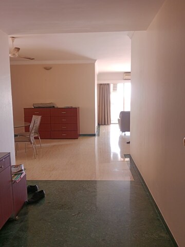 Room in 3 BHK Apartment at Hiranandani Gardens Glen Classic, Powai – for Rent