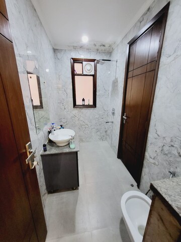 Attached Bathroom in 4 BHK Apartment at Saket – for Rent